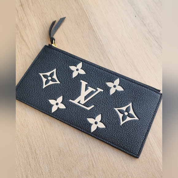 Louis Vuitton Authentic BiColor Empriente Bill Pouch with Dust Bag! - Picture 3 of 15